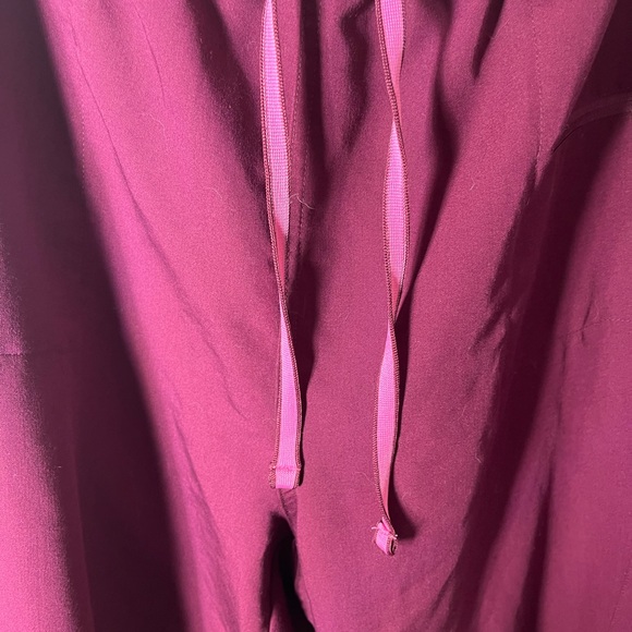 Dolan Hope Jogger Scrub Pants Women’s 2XS Burgundy 11-Pocket Drawstring Medical - Picture 4 of 7